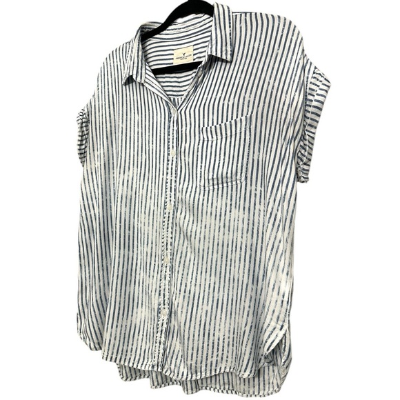 American Eagle Short Sleeve Button-up Shirt with Stripes Size large - Picture 2 of 9